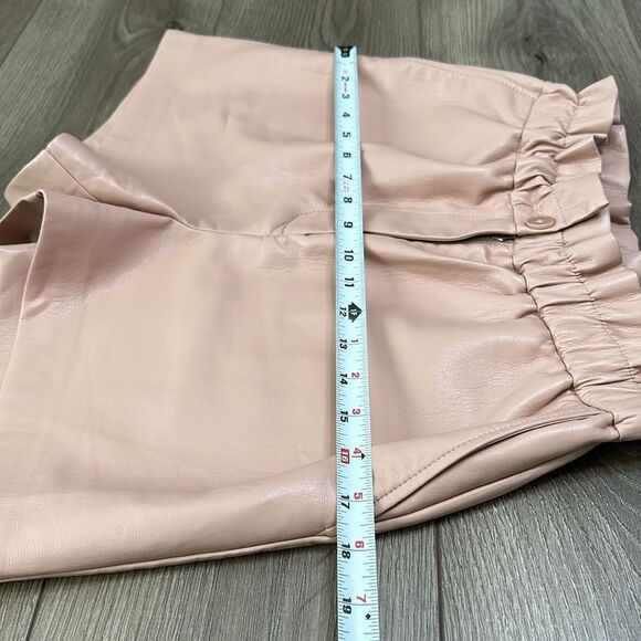 Wilfred By Aritzia Speechless High Waisted Tuscany Rose Vegan Leather Shorts 2 - Picture 6 of 10